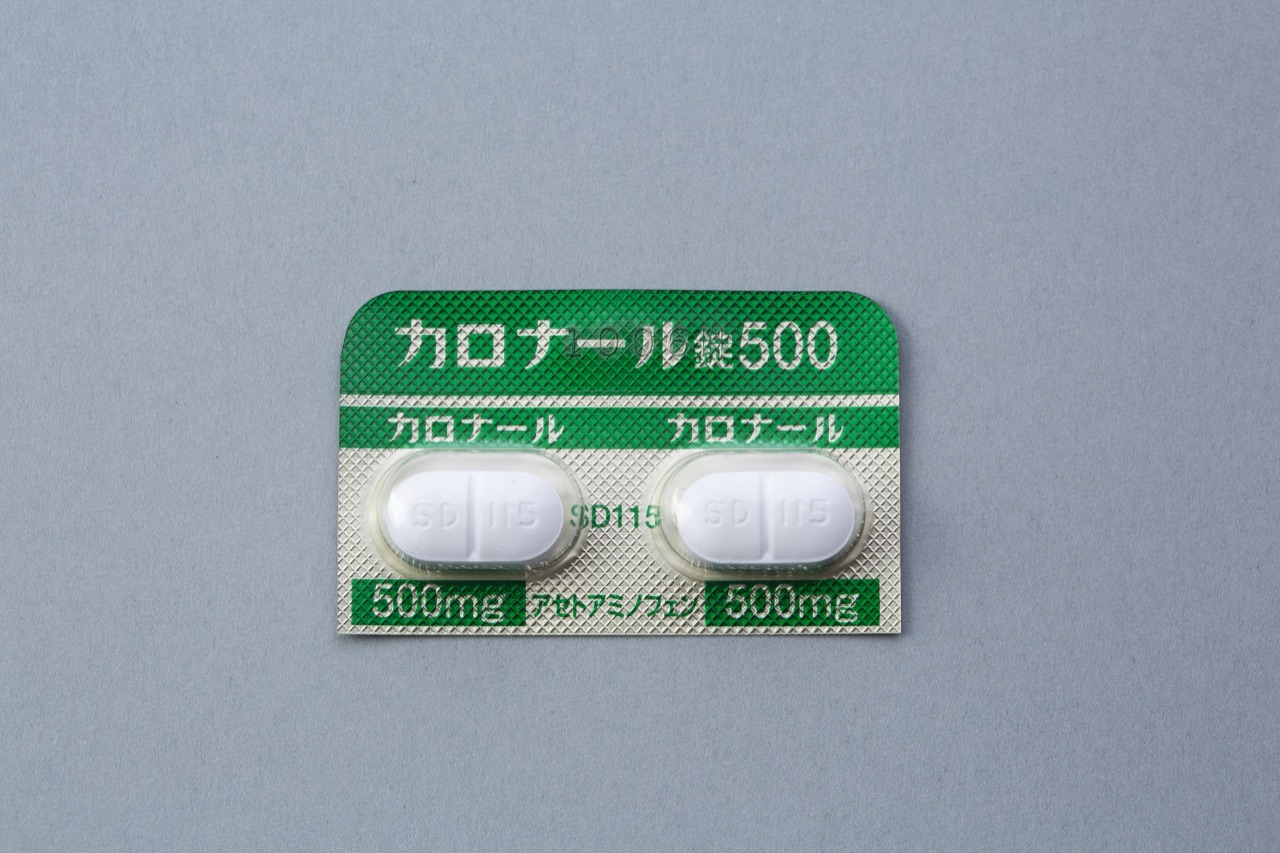 カロナール錠500 PTPシートの公式製品写真